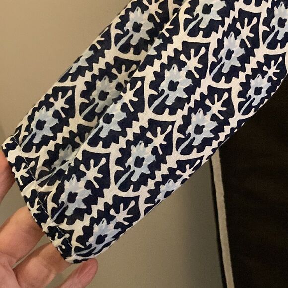 CoolChange Kids Coverup/Dress in Blue & White print. Size 8. - Picture 5 of 7